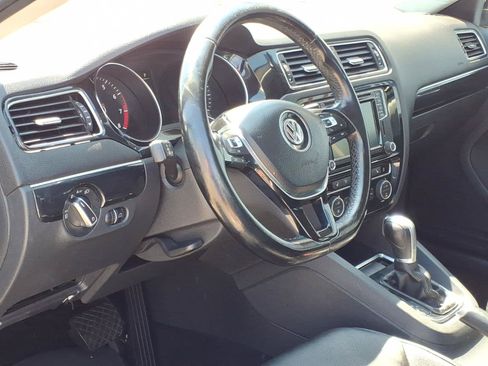 Used 2017 Volkswagen Jetta SEL FWD image 7