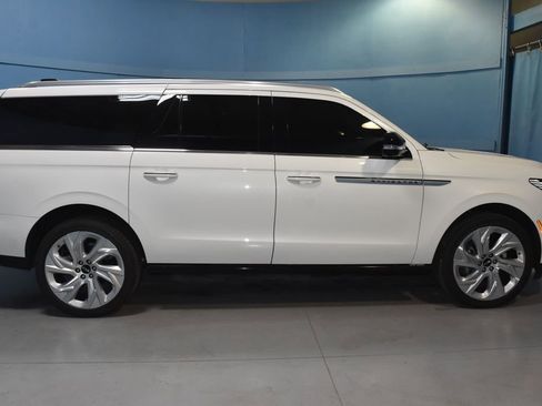 Used 2025 Lincoln Navigator L Reserve AWD/4WD image 26