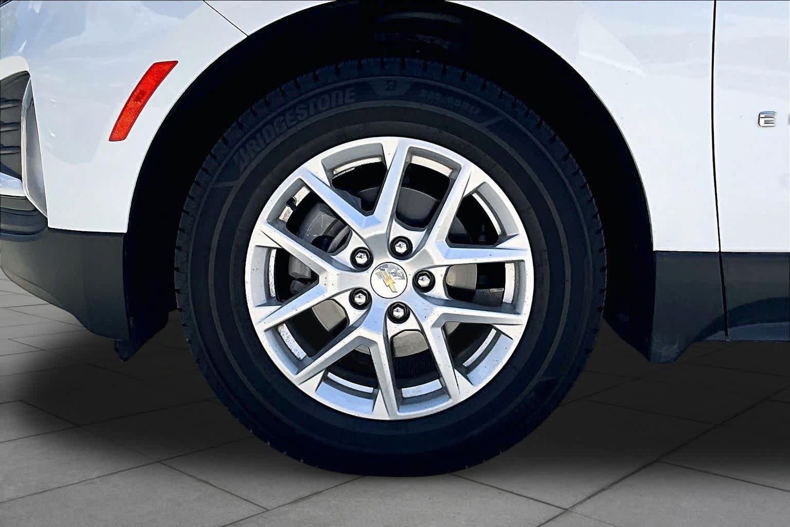 Used 2023 Chevrolet Equinox LT AWD/4WD image 19