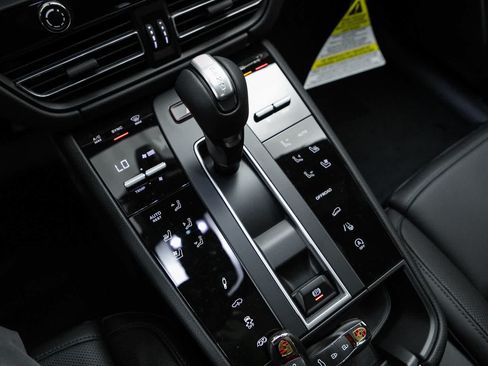 New 2026 Porsche Macan GTS AWD/4WD image 27