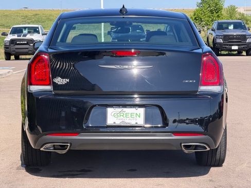 Used 2023 Chrysler 300 Touring w/ Sport Appearance Package RWD image 8