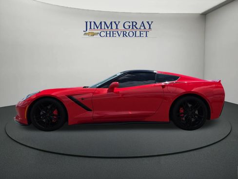 Used 2016 Chevrolet Corvette Stingray Coupe RWD image 2