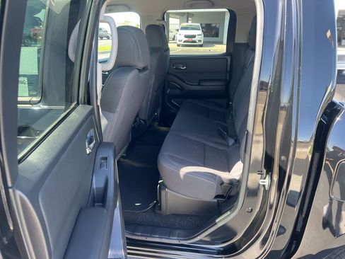 Used 2024 Nissan Frontier SV w/ SV Convenience Package RWD image 31