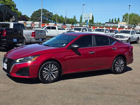 Used 2024 Nissan Altima 2.5 SV image 24