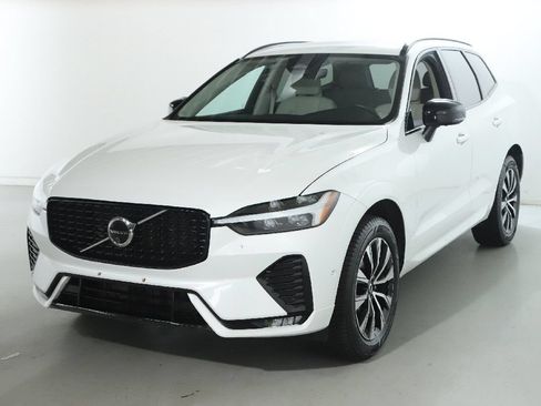 Used 2024 Volvo XC60 B5 Plus AWD/4WD image 3