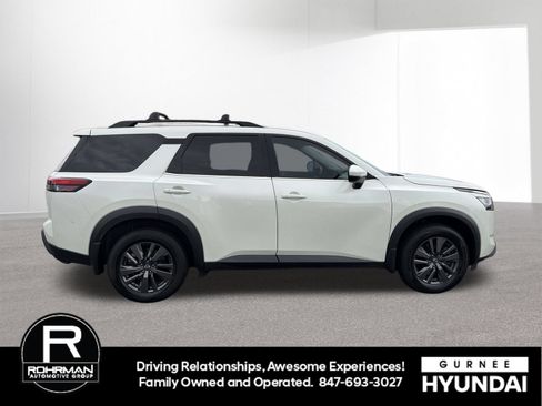 Used 2022 Nissan Pathfinder SV w/ SV Premium Package AWD/4WD image 11