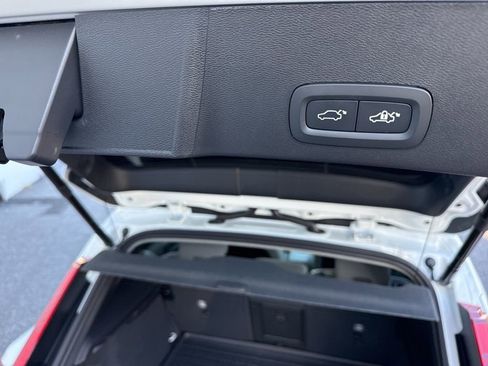 Used 2024 Volvo XC40 B5 Plus w/ Protection Package Premier image 12