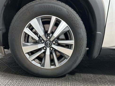 Used 2024 Nissan Pathfinder SL w/ Cargo Package image 15