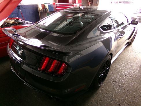 Used 2020 Ford Mustang Shelby GT350 w/ Technology Package image 12