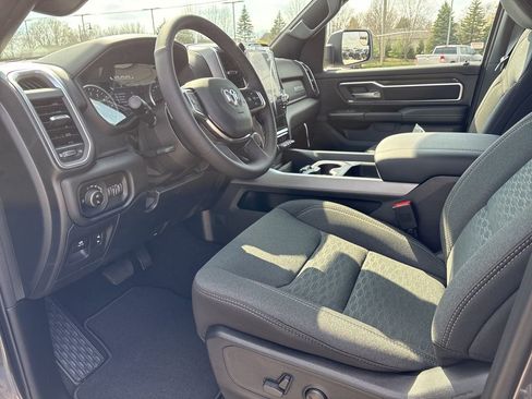New 2026 RAM 1500 4x4 Crew Cab image 7