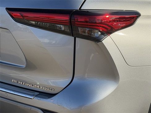 Certified 2020 Toyota Highlander Platinum image 7