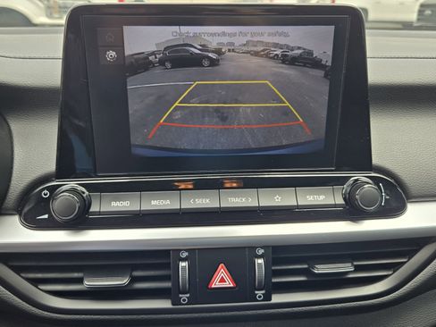 Used 2024 Kia Forte LXS w/ LXS Technology Package FWD image 16