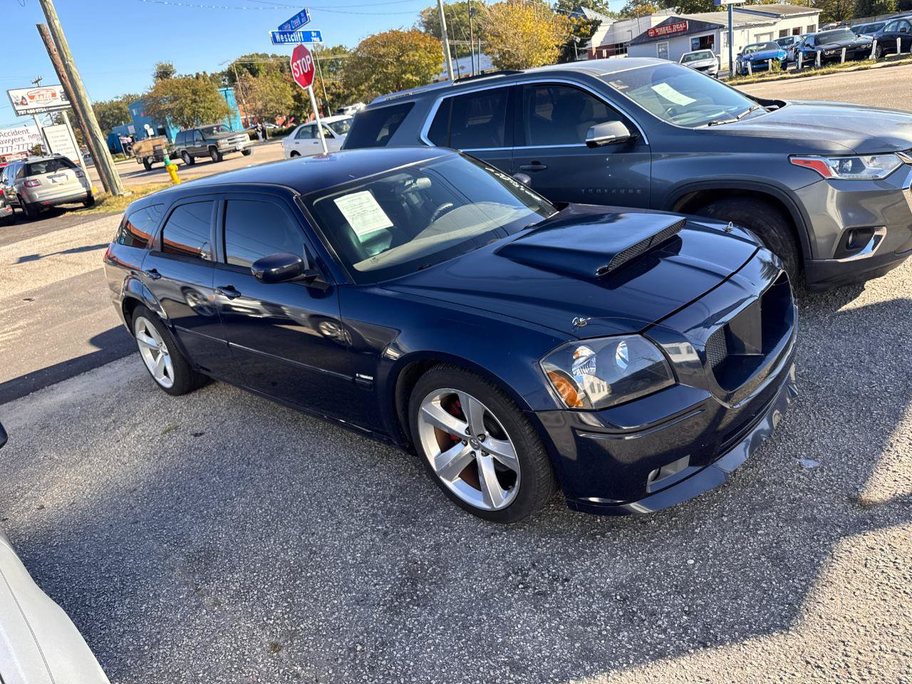 Used 2005 Dodge Magnum R/T w/ Convenience Group II RWD image 2