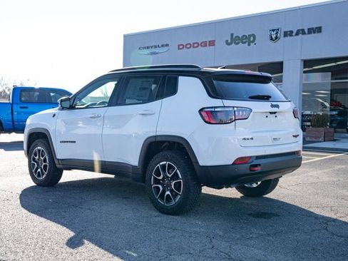 New 2026 Jeep Compass Trailhawk w/ Sun, Sound & Navigation Group AWD/4WD image 3