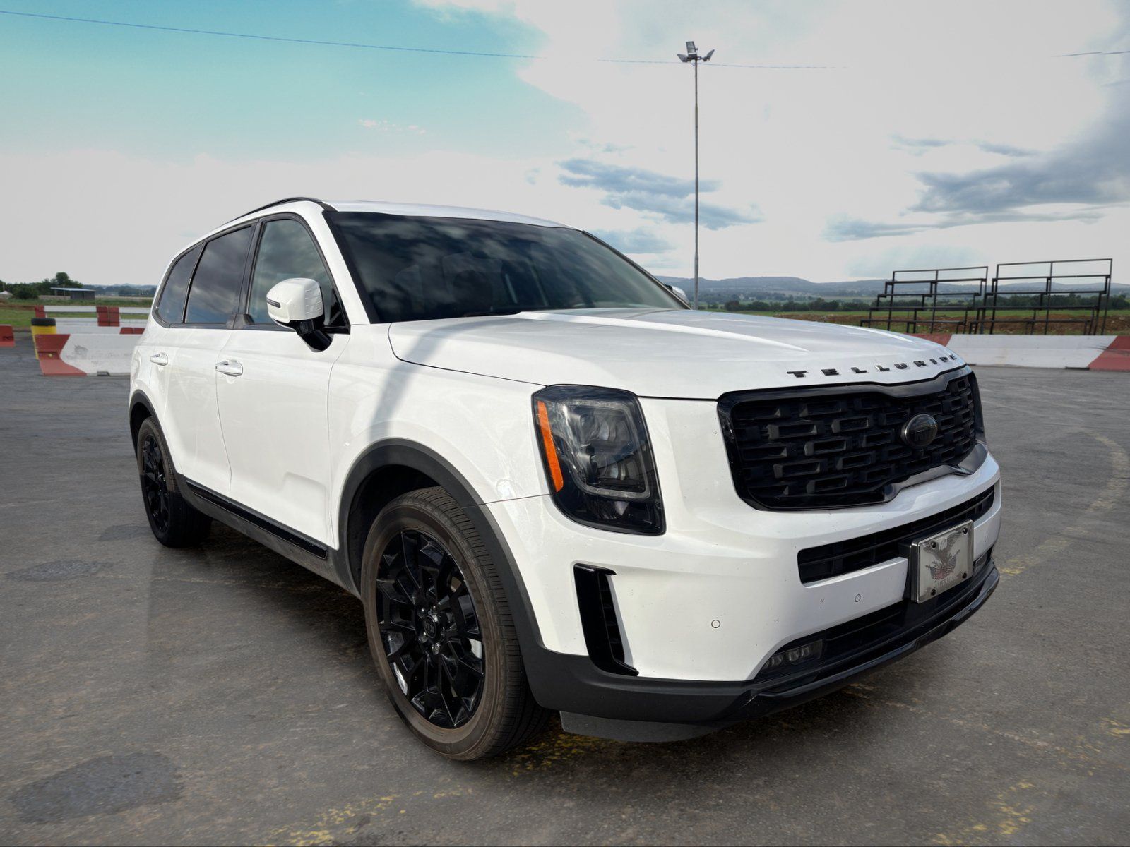 Certified 2021 Kia Telluride SX w/ Nightfall Edition Package AWD/4WD image 2