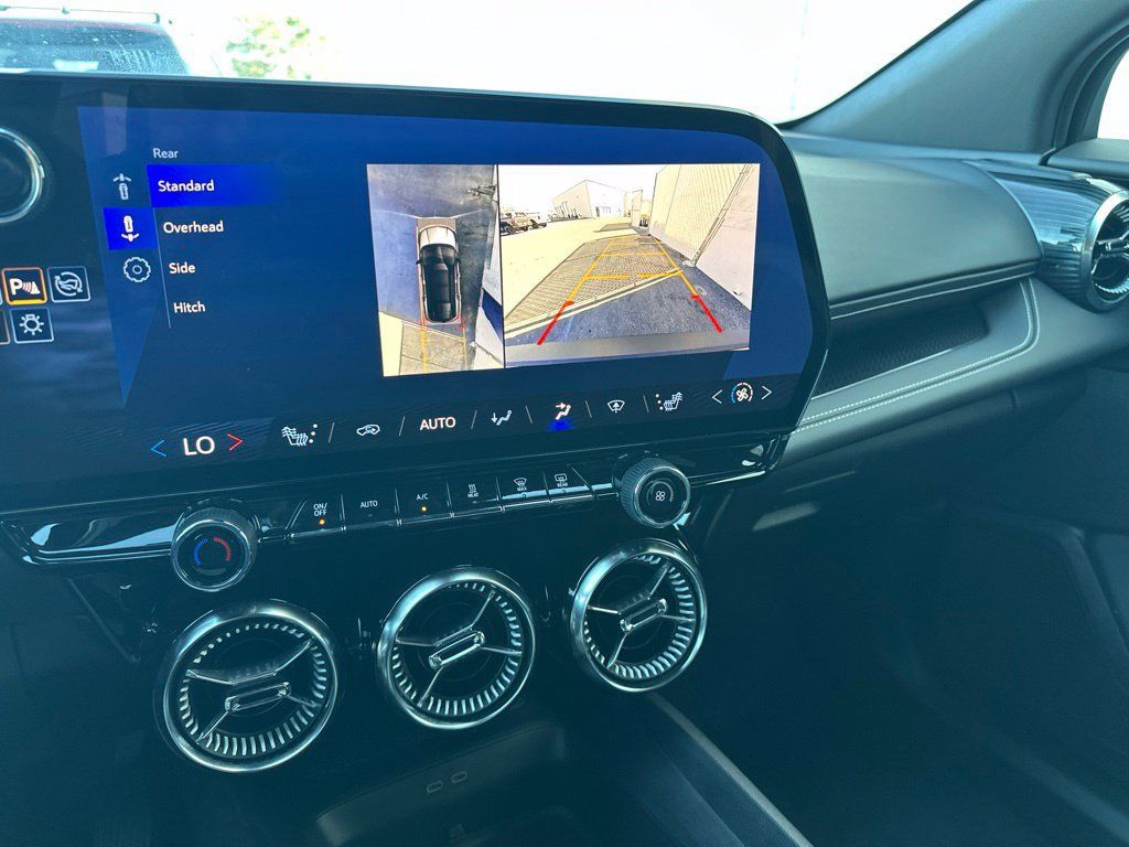 Used 2024 Chevrolet Blazer EV LT AWD/4WD image 19