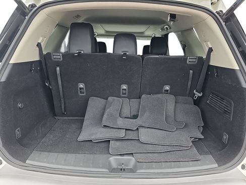 Used 2023 Nissan Pathfinder SL w/ SL Premium Package FWD image 30
