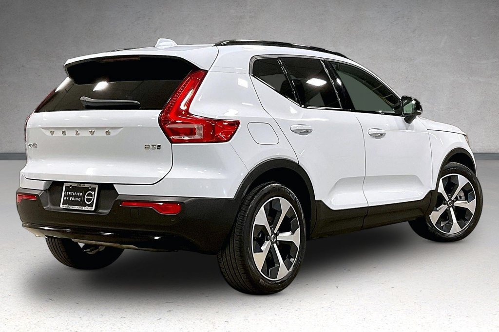 Certified 2024 Volvo XC40 B5 Core AWD/4WD image 7