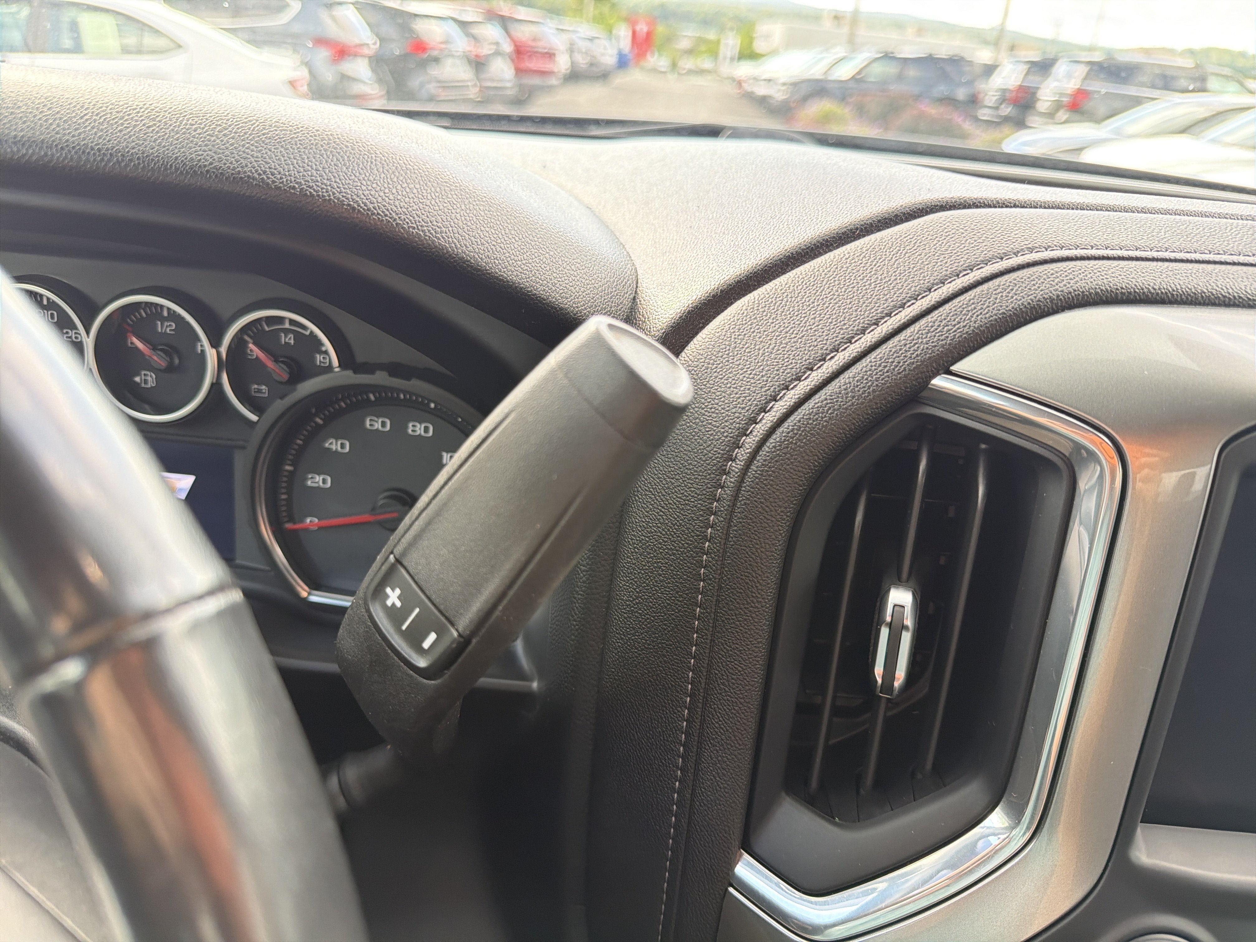 Used 2021 Chevrolet Silverado 1500 LT Trail Boss w/ LPO, Dark Essentials Package AWD/4WD image 18