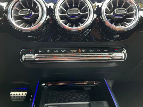 Certified 2025 Mercedes-Benz GLA 250 GLA 250 image 37