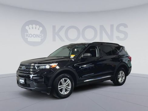 Used 2023 Ford Explorer XLT AWD/4WD image 5