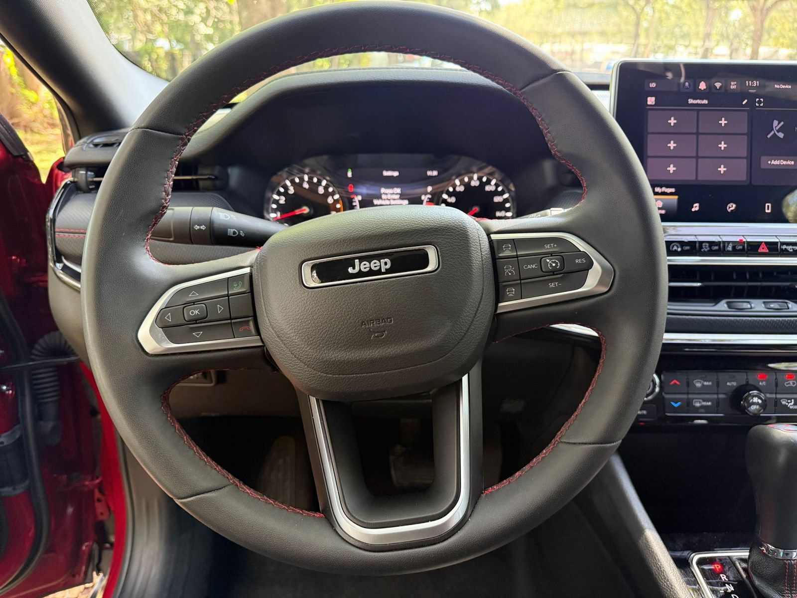Used 2025 Jeep Compass Trailhawk AWD/4WD image 25