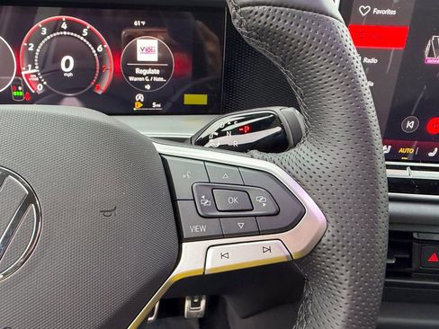 New 2026 Volkswagen Tiguan SE R-Line image 17