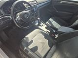 Used 2017 Volkswagen Passat 1.8T SE image 3
