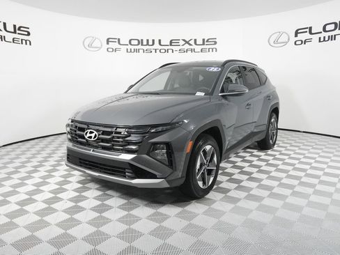 Used 2025 Hyundai Tucson SEL AWD/4WD image 1