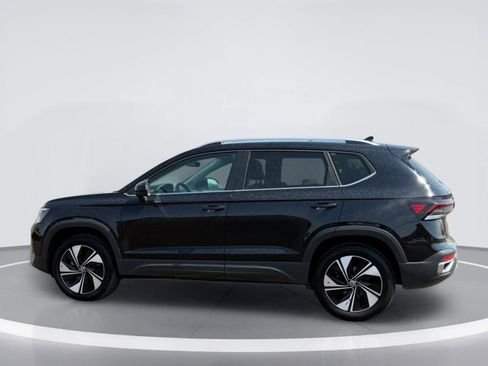 Used 2025 Volkswagen Taos SE AWD/4WD image 4