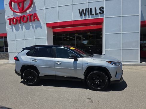 Used 2019 Toyota RAV4 XSE w/ XSE Weather Package AWD/4WD image 1