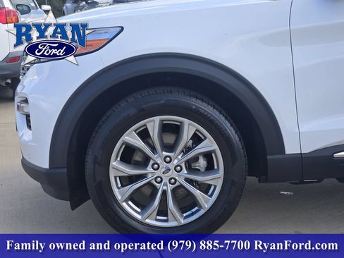 Used 2024 Ford Explorer Limited AWD/4WD image 5