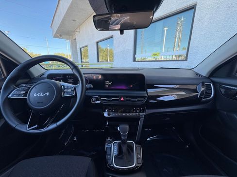 Used 2025 Kia Seltos S image 31