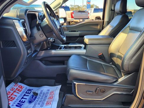 Used 2024 Ford F250 Lariat w/ Sport Appearance Package image 5