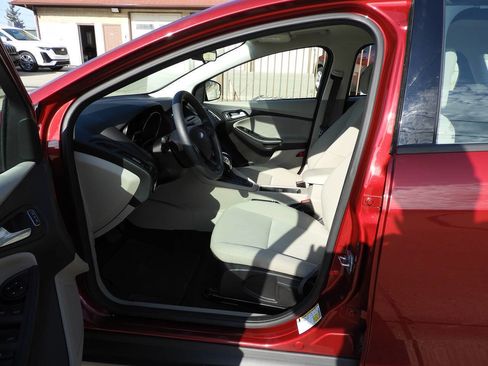 Used 2016 Ford Focus SE FWD image 14