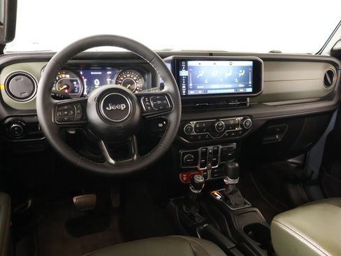 Used 2026 Jeep Gladiator Mojave AWD/4WD image 2