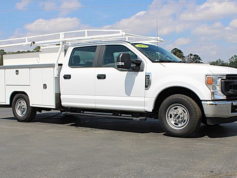 Used 2020 Ford F250 XL w/ Power Equipment Group image 2