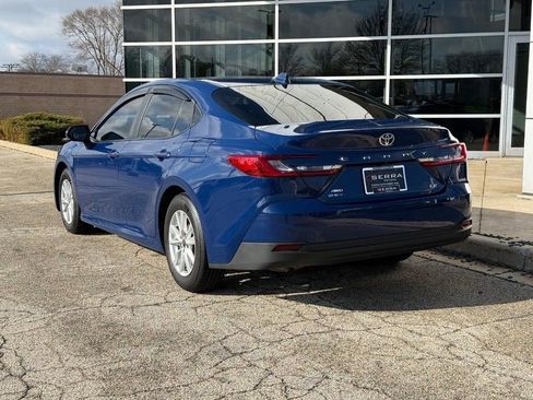 Used 2025 Toyota Camry LE image 5