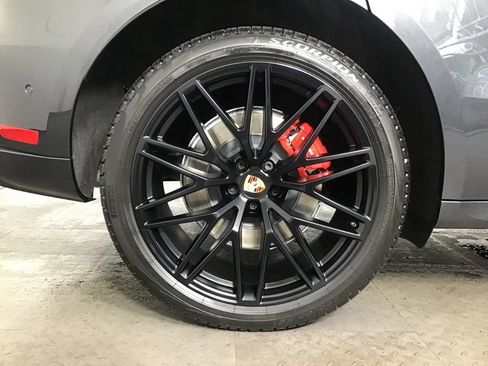 Certified 2026 Porsche Macan GTS AWD/4WD image 13