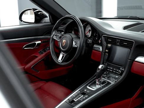 Used 2019 Porsche 911 Targa 4 AWD/4WD image 26