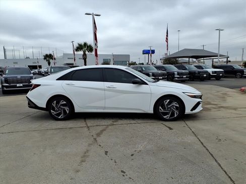 New 2025 Hyundai Elantra Sport image 6