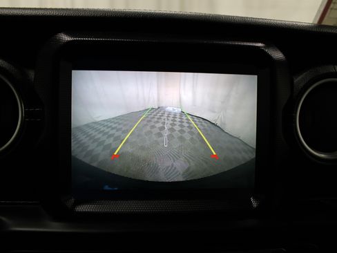 Used 2022 Jeep Wrangler Unlimited Sahara w/ Cold Weather Group image 21