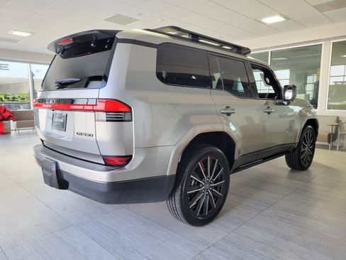 Certified 2024 Lexus GX 550 w/ Accessory Package (31) image 7