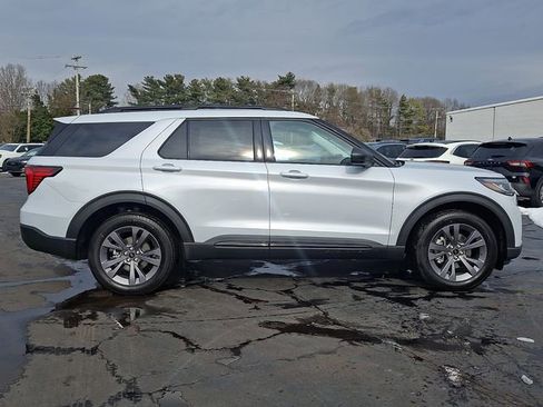 New 2026 Ford Explorer Active w/ Active Comfort Package image 8
