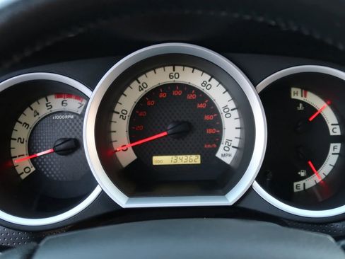 Used 2012 Toyota Tacoma Pickup 4D 5 ft image 30