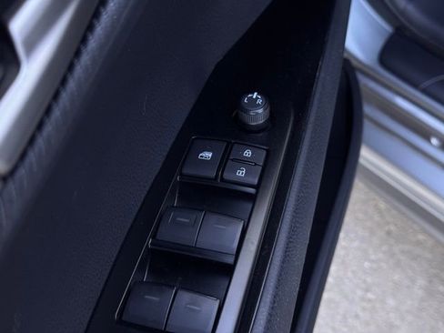 Used 2025 Toyota Camry LE image 39