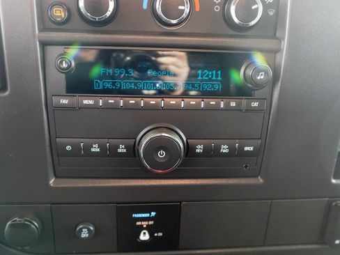 Used 2024 GMC Savana 2500 w/ Driver Convenience Package image 16