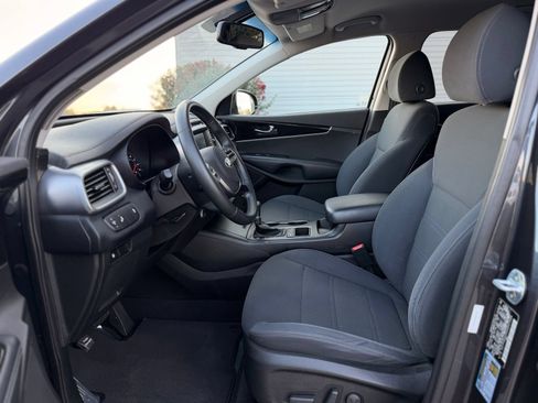 Used 2019 Kia Sorento AWD V6 w/ LX V6 Convenience Package image 12