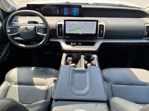 Used 2025 Ford Expedition Max Active AWD/4WD image 15