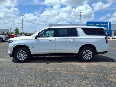 Used 2022 Chevrolet Suburban LT RWD image 5
